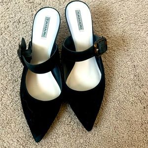 TAHARI Black Mules Shoes